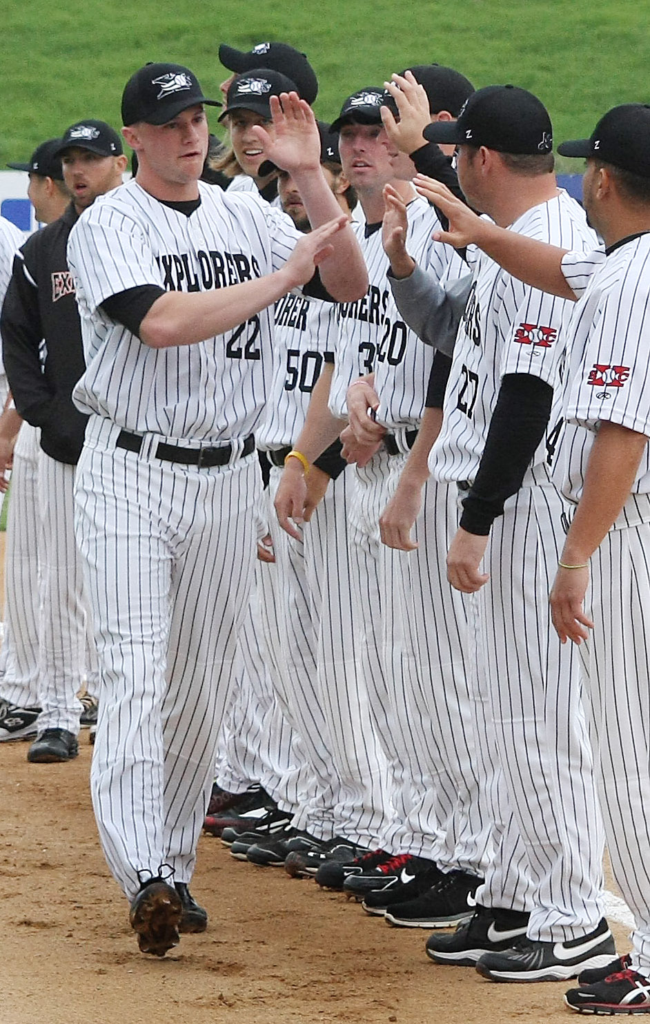 X'S VS. CANARIES SERIES STARTS TONIGHT Article 1152
